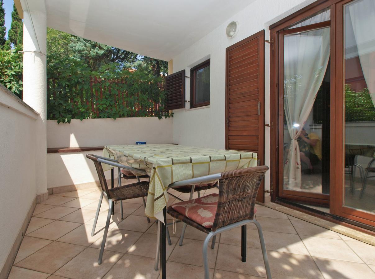 Apartments Luciano 1728 Premantura Exterior photo