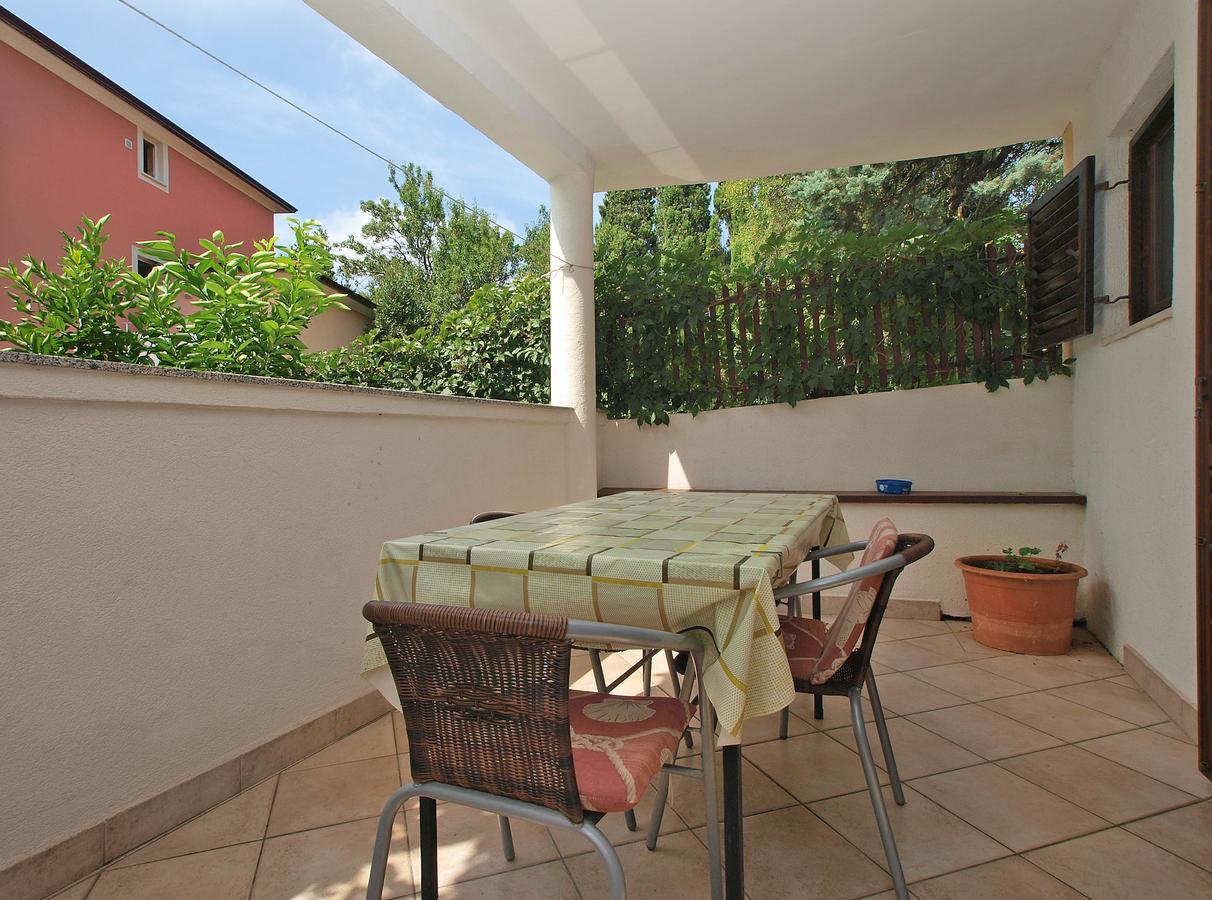Apartments Luciano 1728 Premantura Exterior photo
